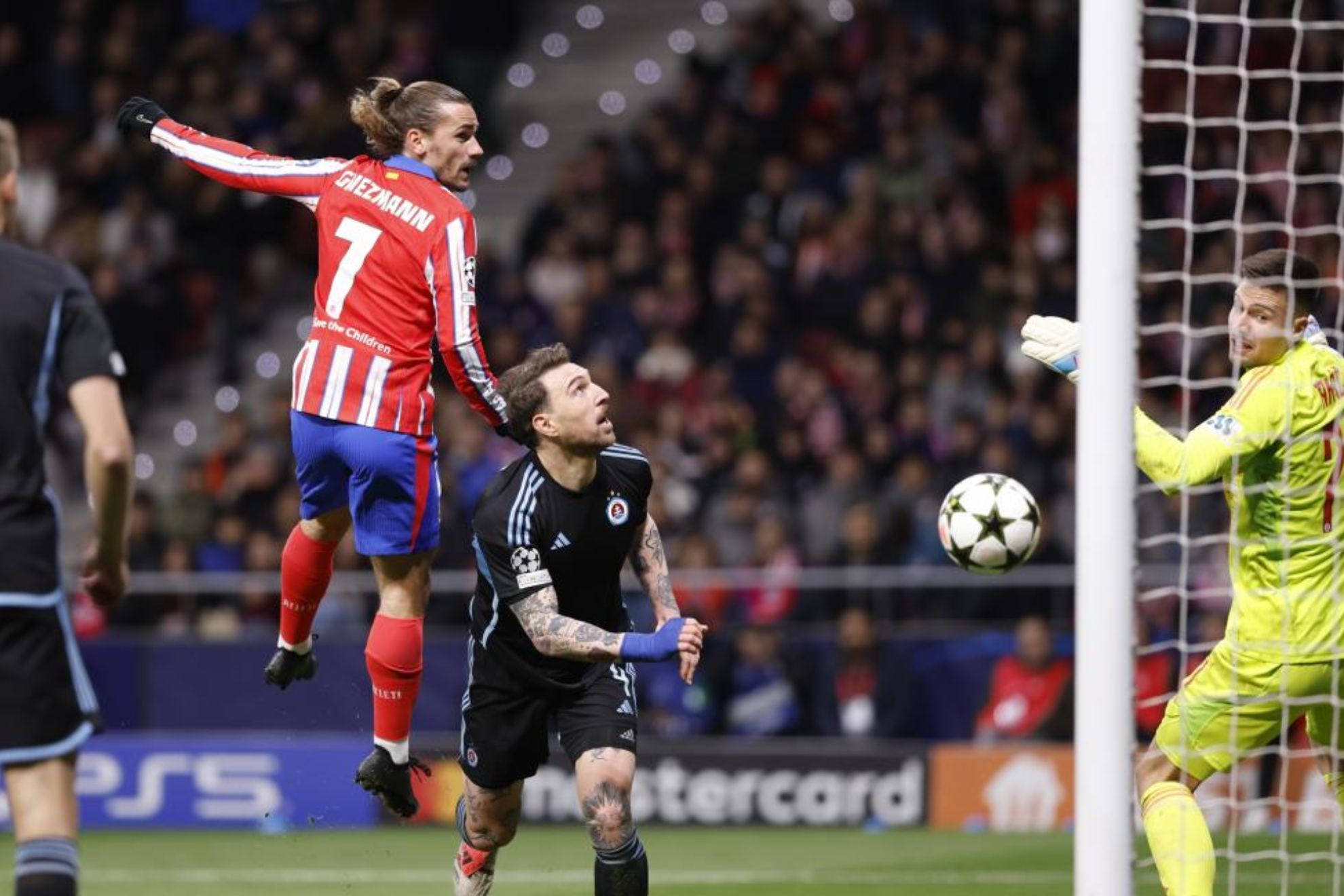 激烈的德甲 激烈的德甲