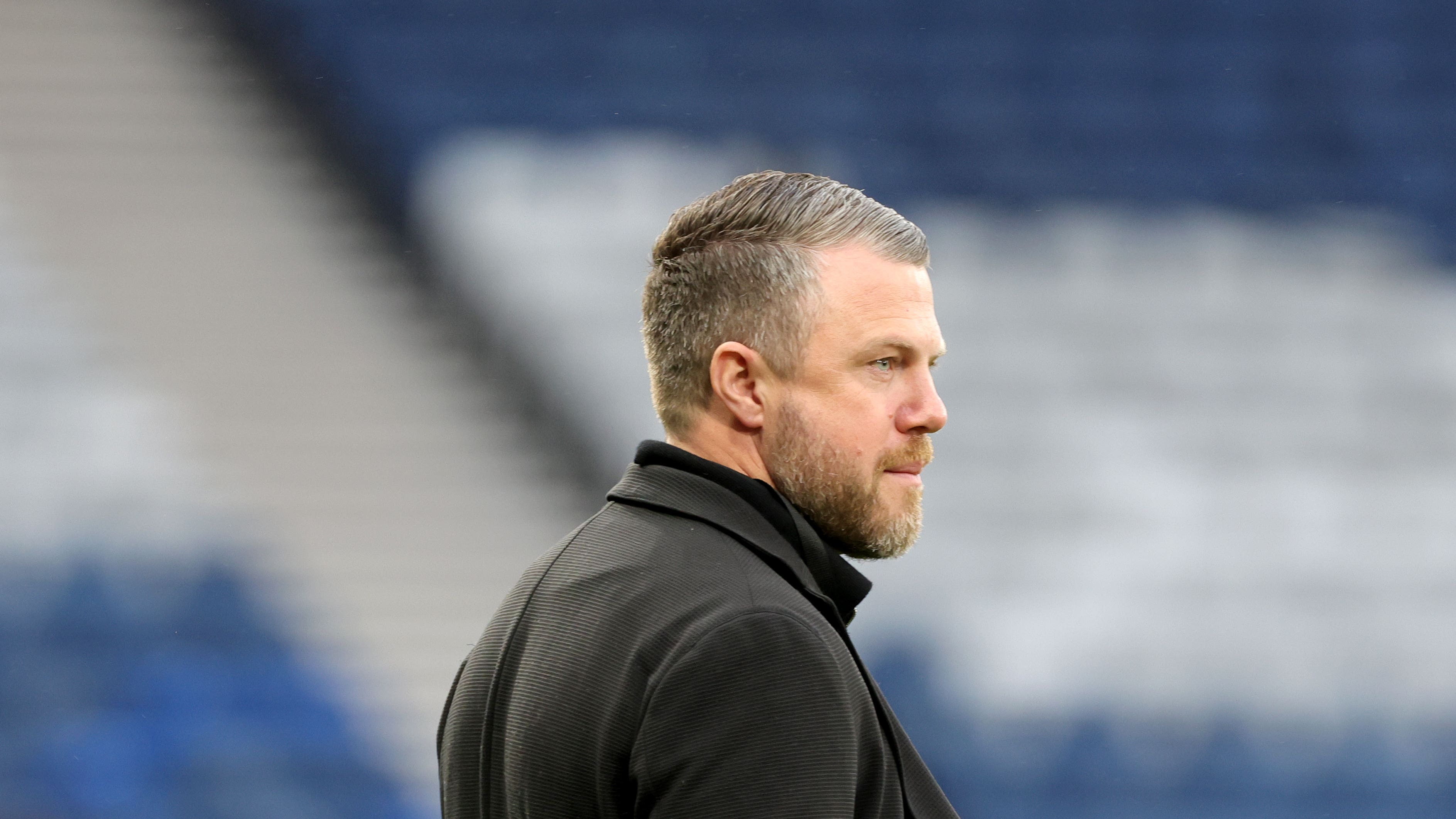 远高于他们 远高于他们