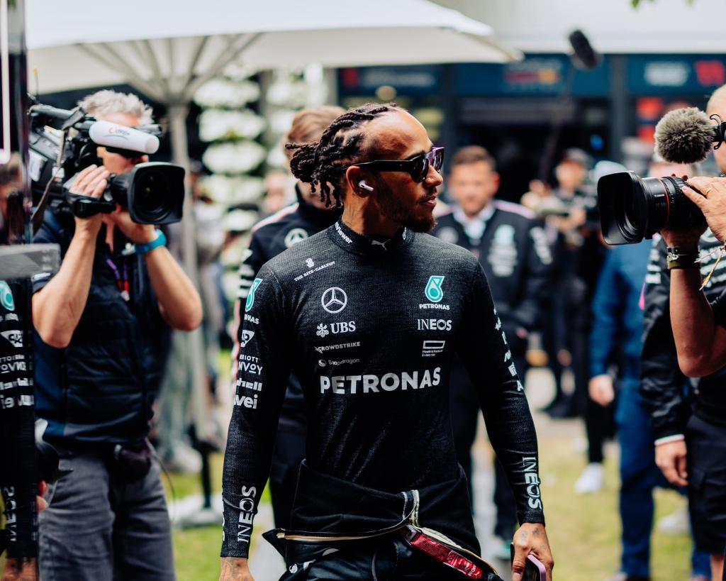 新机会与挑 新机会与挑